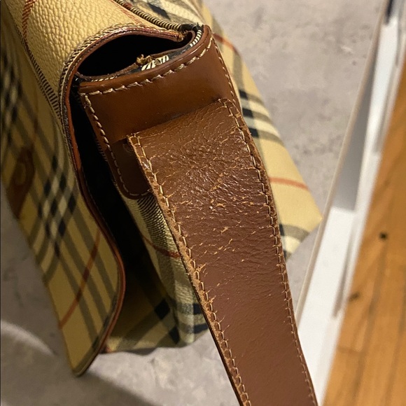 Authentic Burberry Vintage Crossbody - Picture 13 of 13